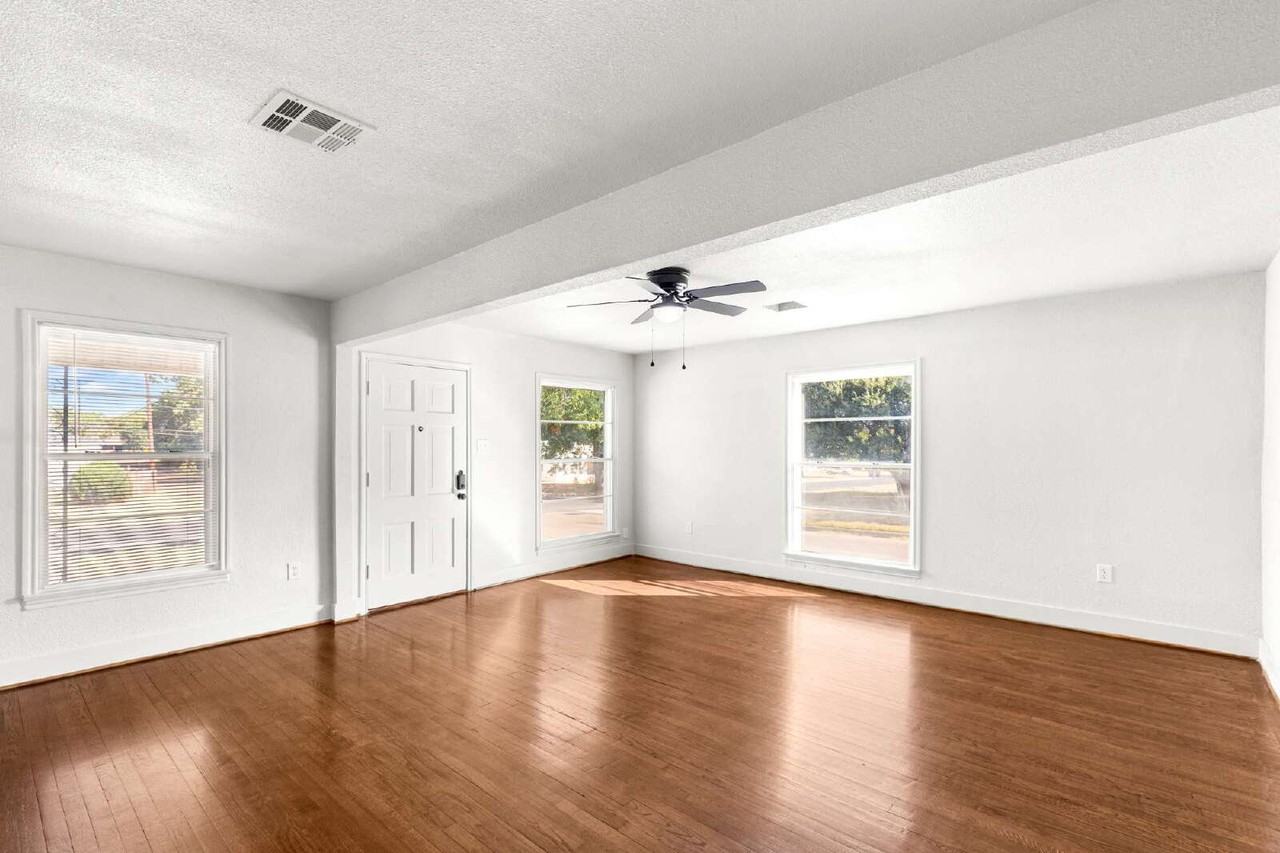 2700 Alexander Ave - Photo 3 of 11