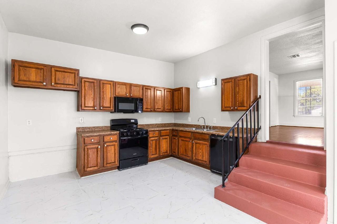 2700 Alexander Ave - Photo 4 of 11