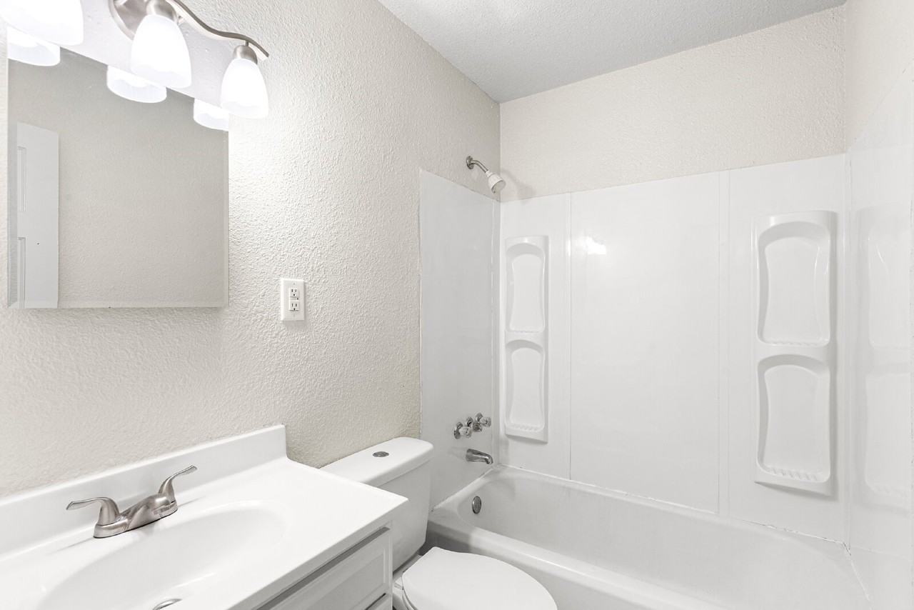 2700 Alexander Ave - Photo 7 of 11