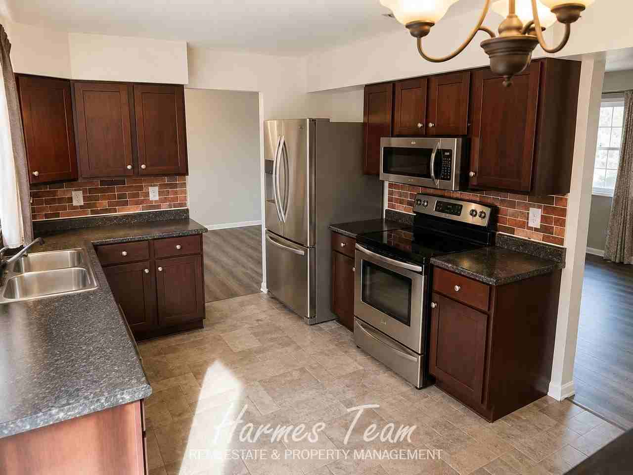 2660 Villa Loma Dr - Photo 6 of 33