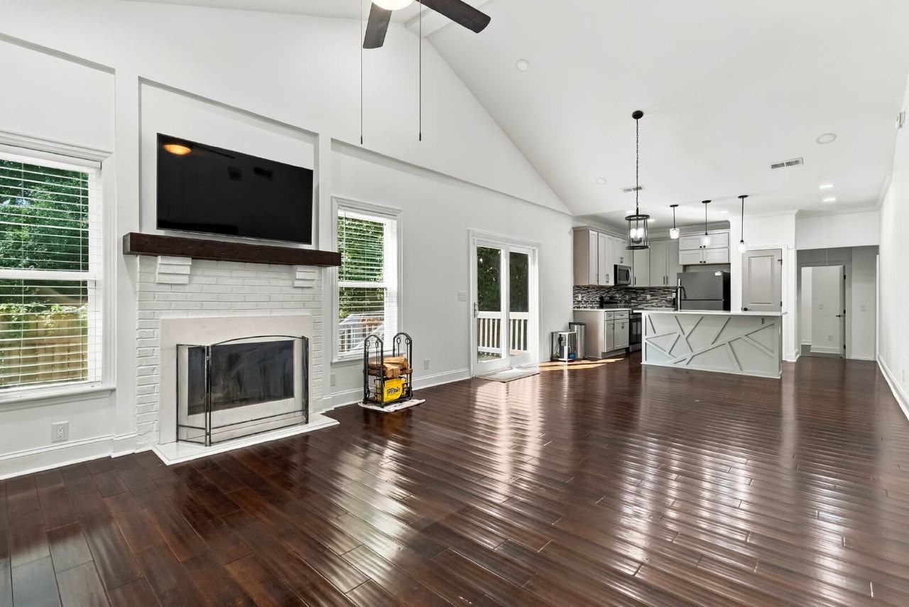 2224 Weyland Ave - Photo 6 of 30