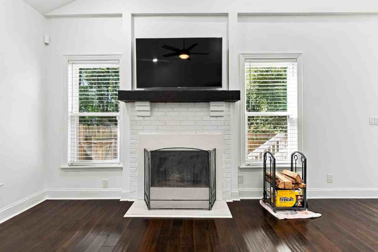 2224 Weyland Ave - Photo 7 of 30