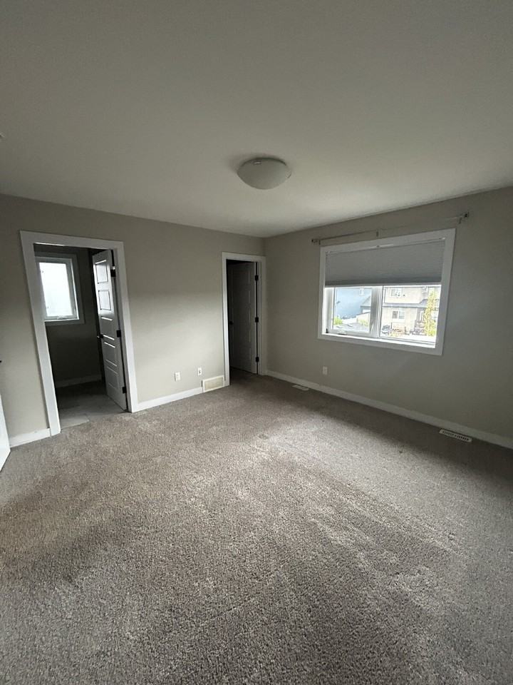 463 Boykowich St - Photo 3 of 24