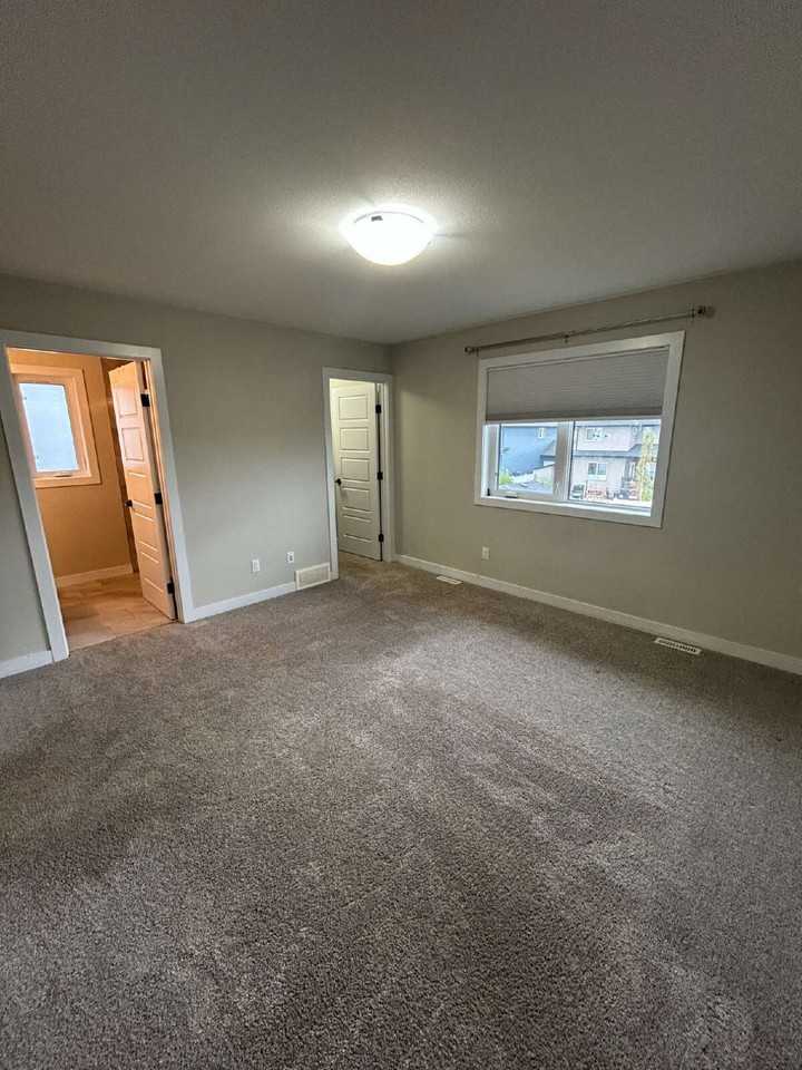 463 Boykowich St - Photo 4 of 24