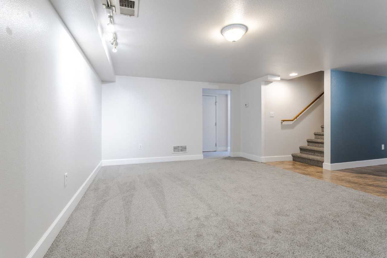 5422 S Nevada St #B - Photo 4 of 29