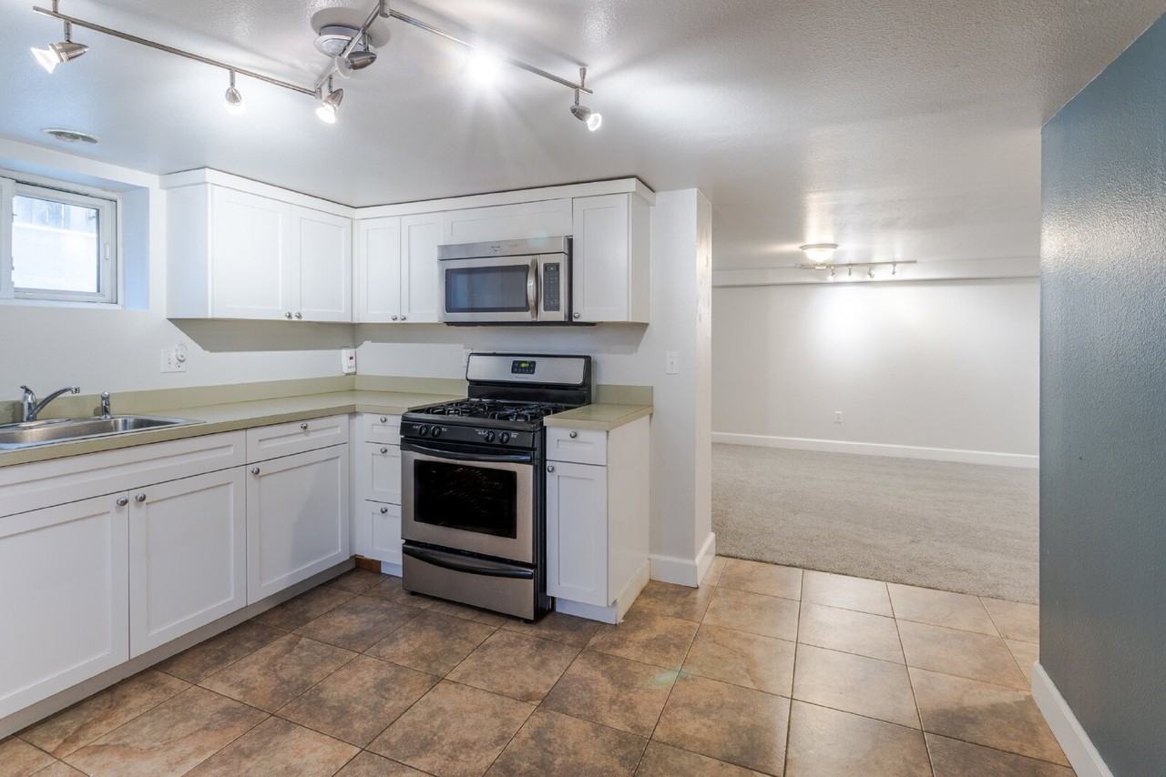 5422 S Nevada St #B - Photo 6 of 29