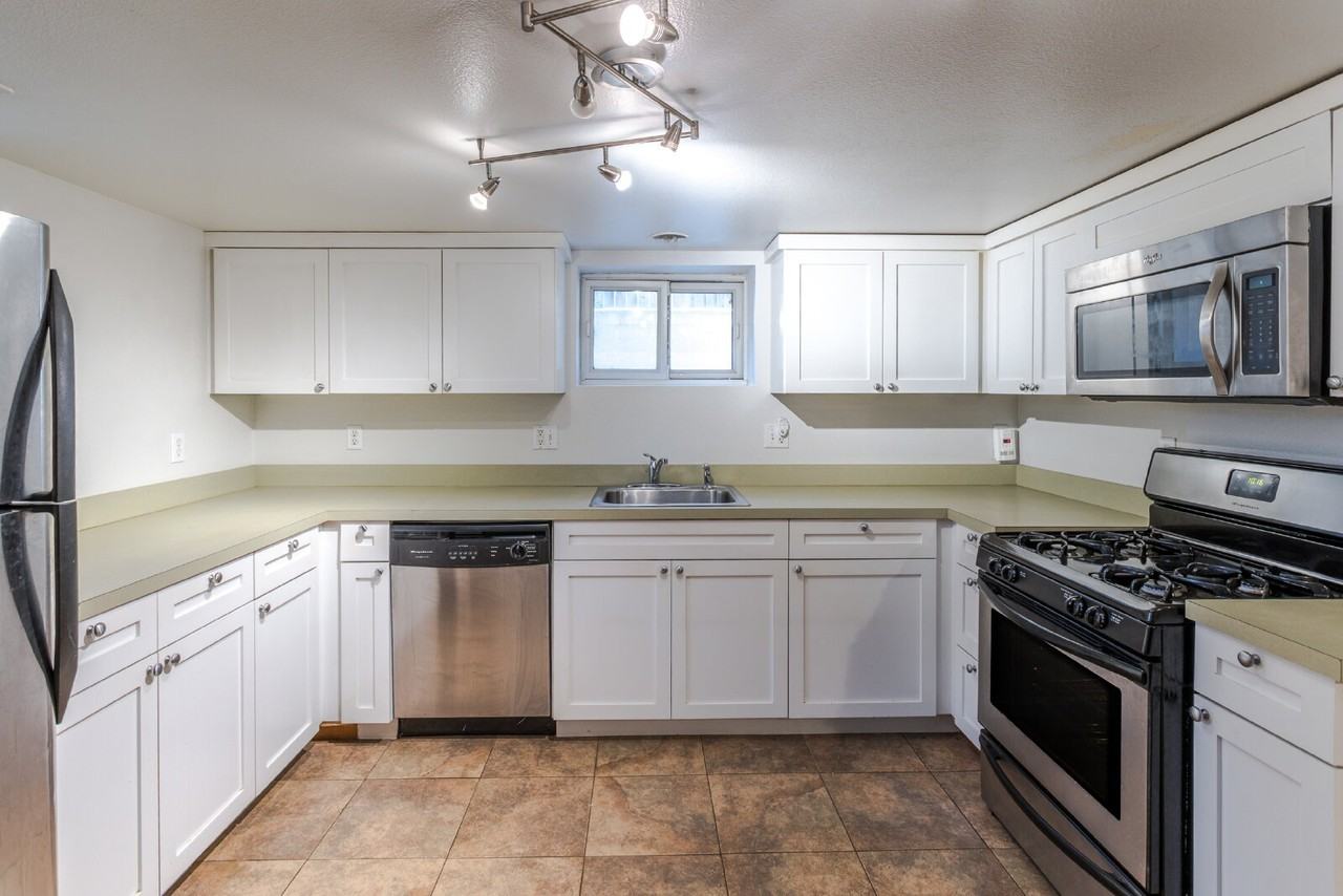 5422 S Nevada St #B - Photo 7 of 29