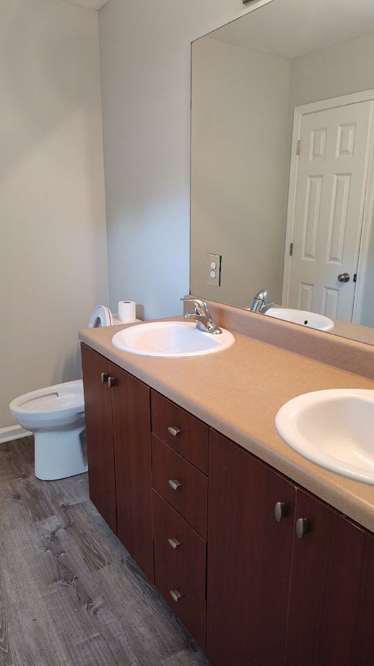 166 Lakepointe Dr - Photo 6 of 13