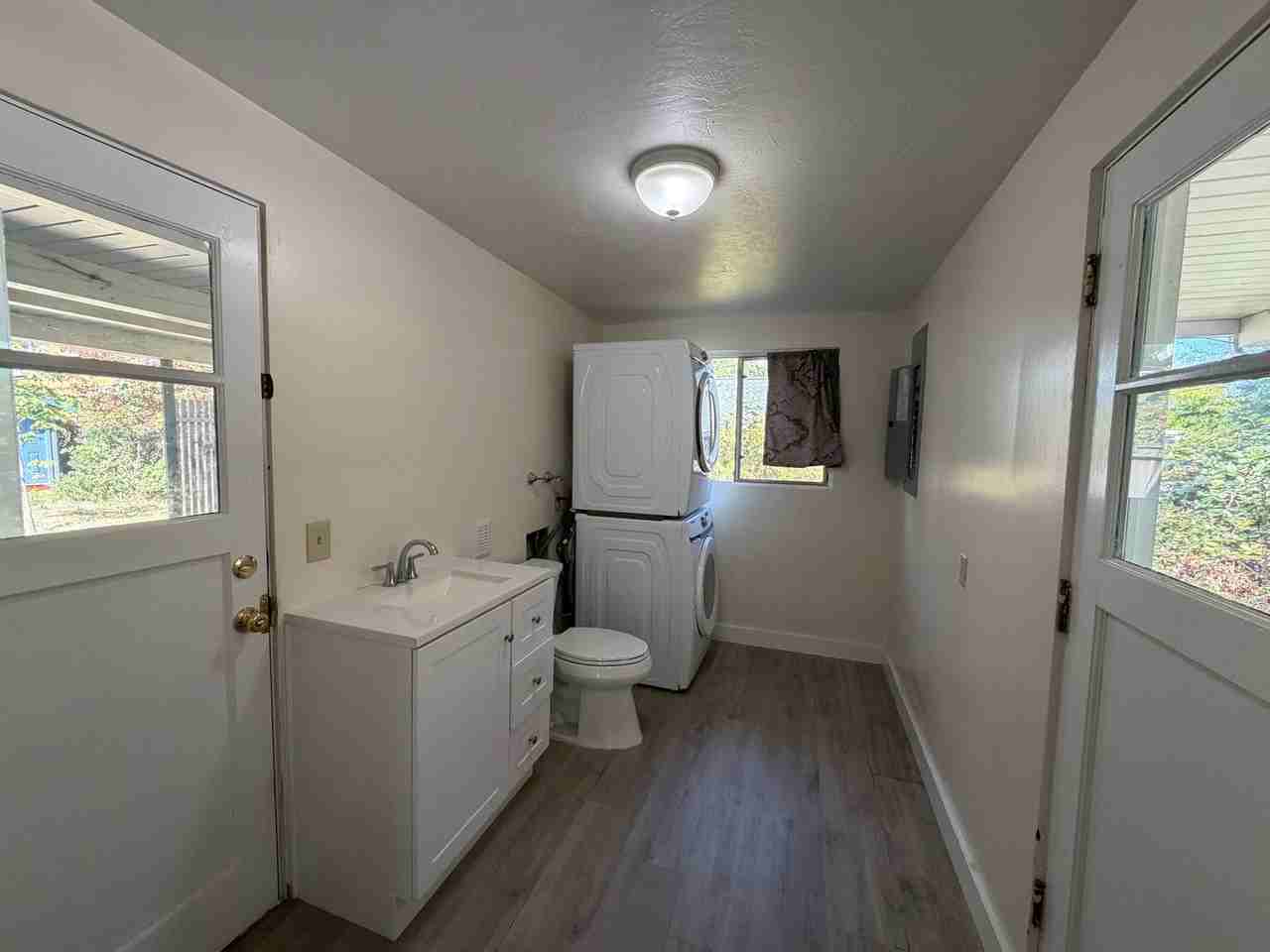 3870 Hilyard St - Photo 7 of 18