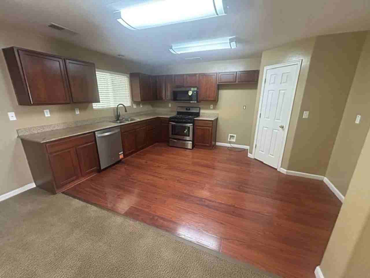 2305 E Dorothea Ave - Photo 7 of 16