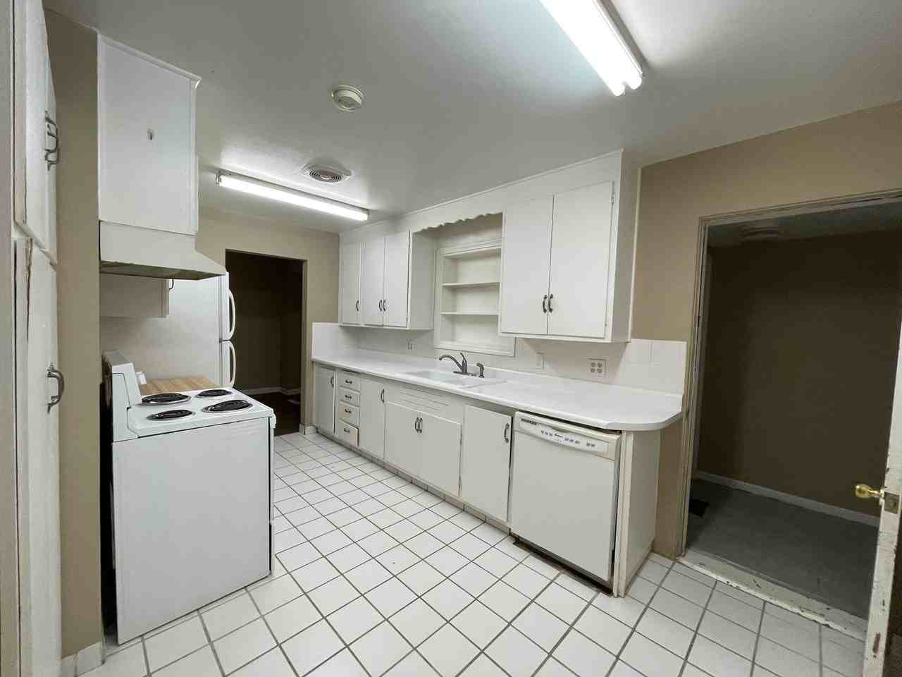 730 S 68th Ave - Photo 2 of 7