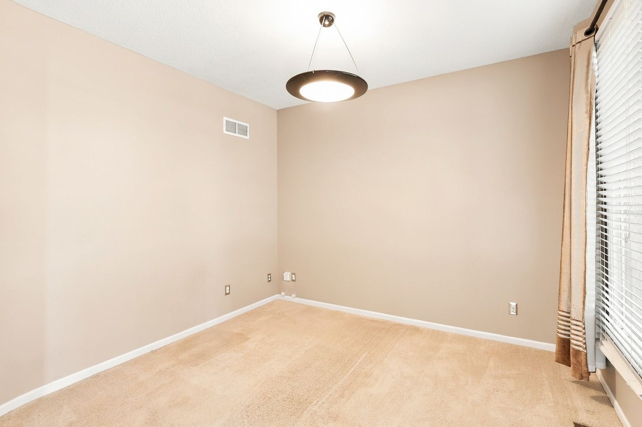 6320 N Nevada Ave - Photo 7 of 39