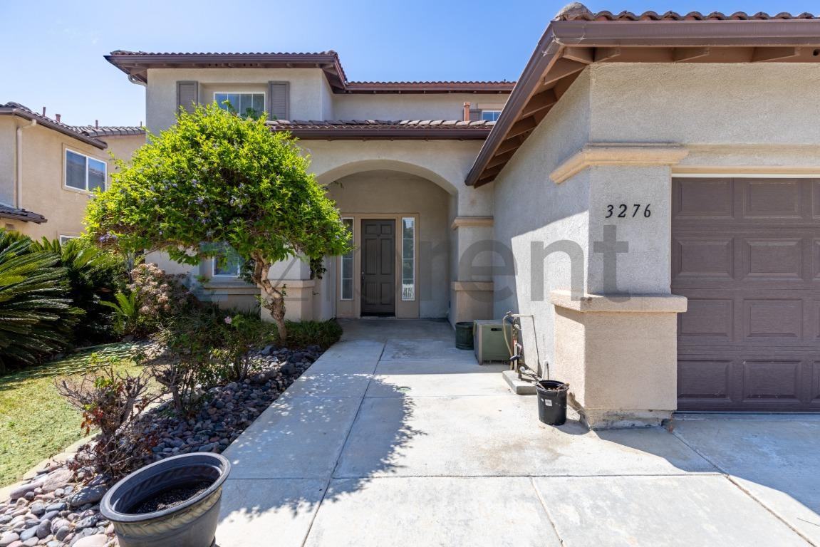 3276 Canyon View Dr - Photo 2 of 39
