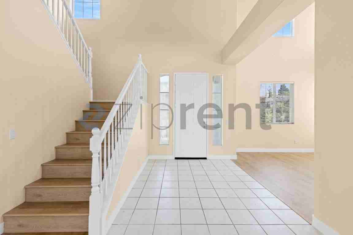 3276 Canyon View Dr - Photo 5 of 39