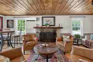 featured image of 201 Grove St