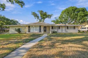 featured image of 701 Windrock Dr