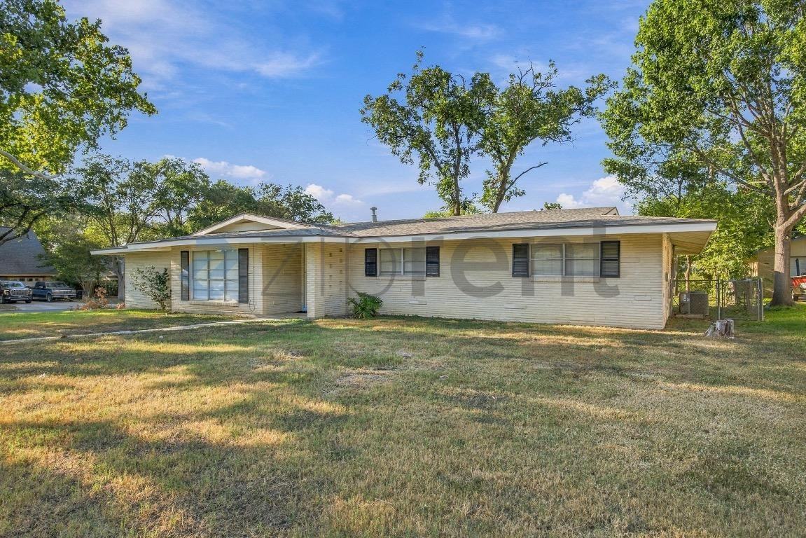 701 Windrock Dr - Photo 4 of 31