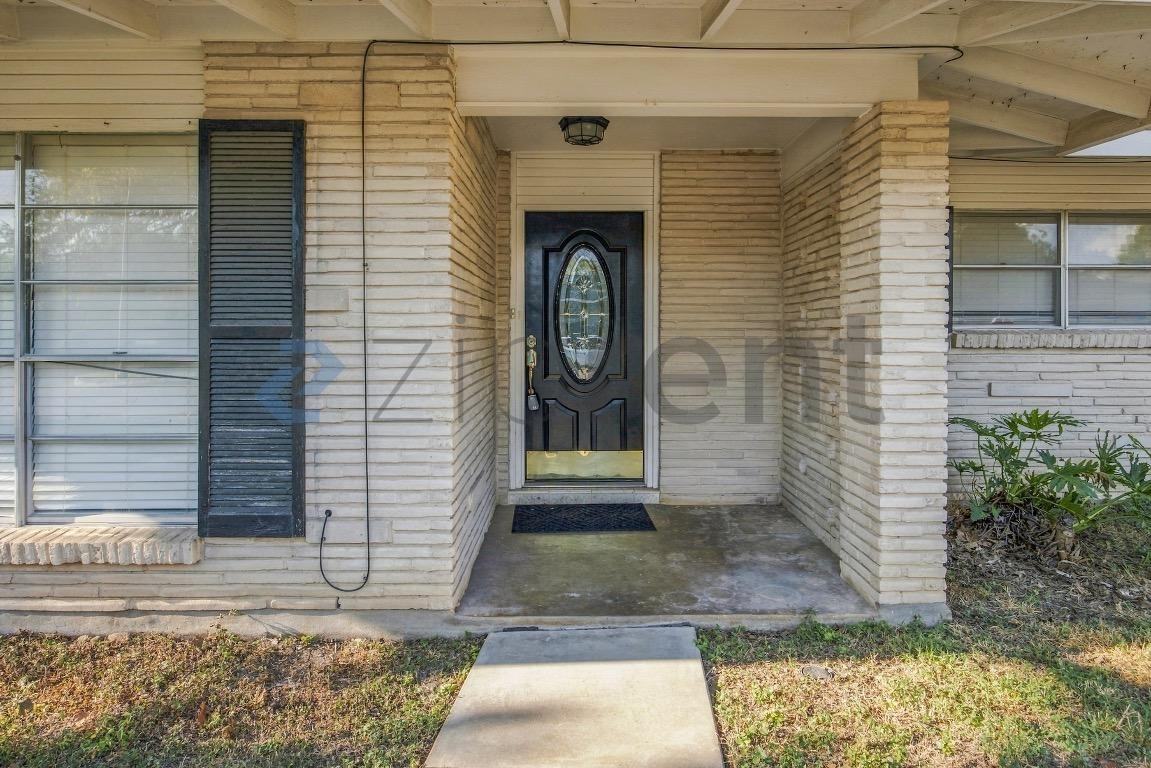 701 Windrock Dr - Photo 5 of 31