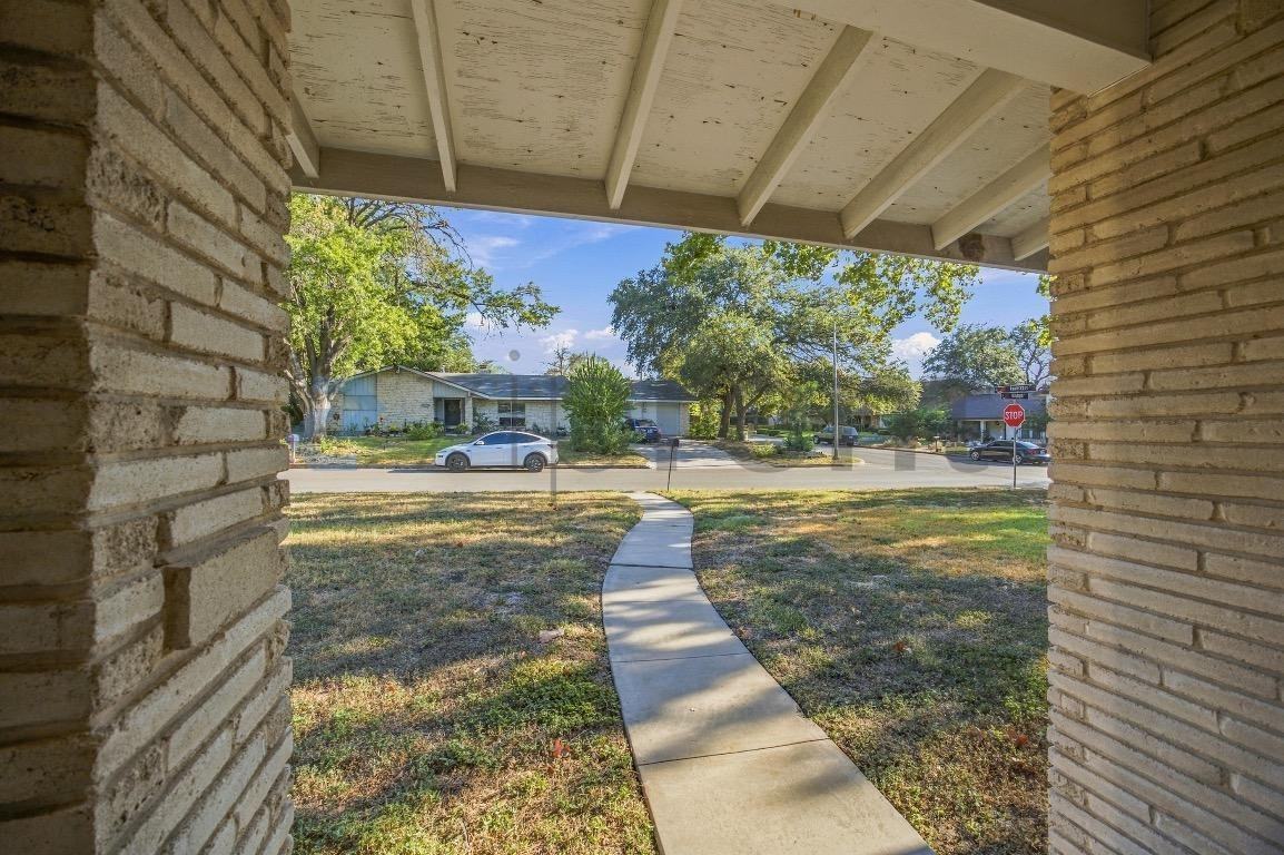 701 Windrock Dr - Photo 6 of 31
