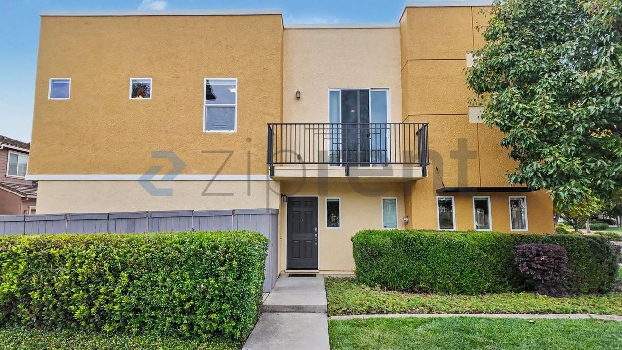 10948 Tower Park Dr - Photo 4 of 26