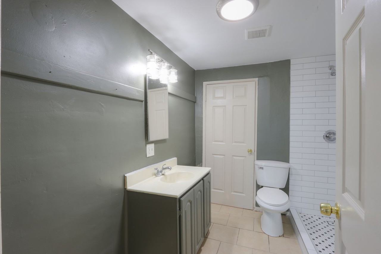 1341 N Crane St - Photo 6 of 45