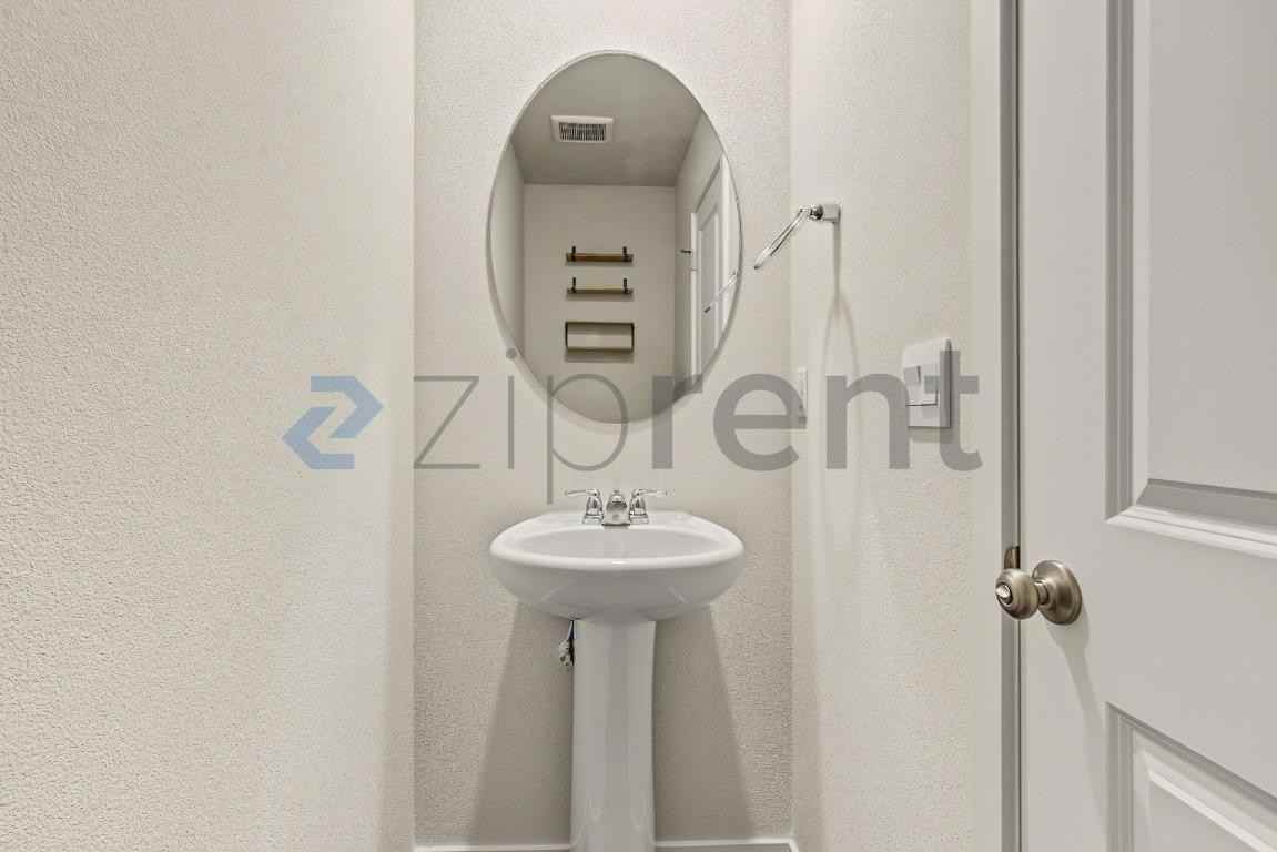 10213 Ne 79th Ct - Photo 5 of 23