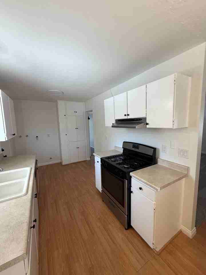 1705 Sequoia Ave - Photo 4 of 12