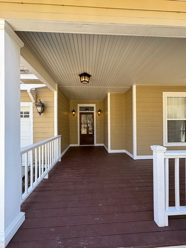 540 Orchard Cir - Photo 2 of 47