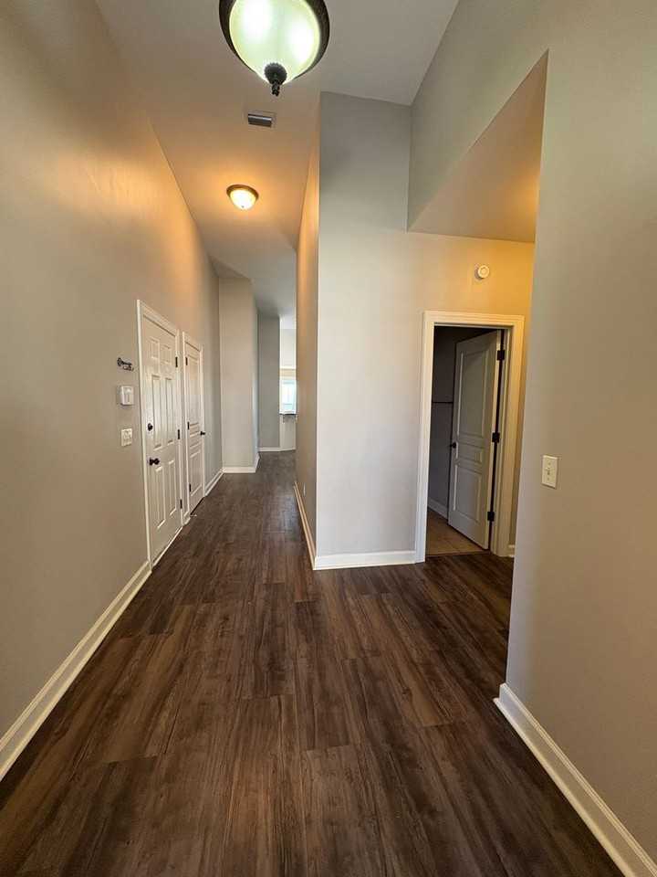 540 Orchard Cir - Photo 3 of 47