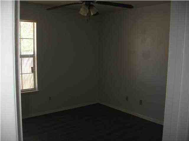 475 Lake Ave - Photo 7 of 9