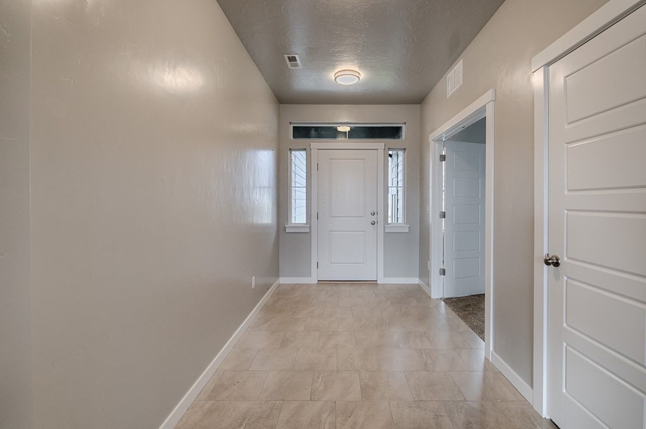 4592 S Merrivale Pl - Photo 2 of 31