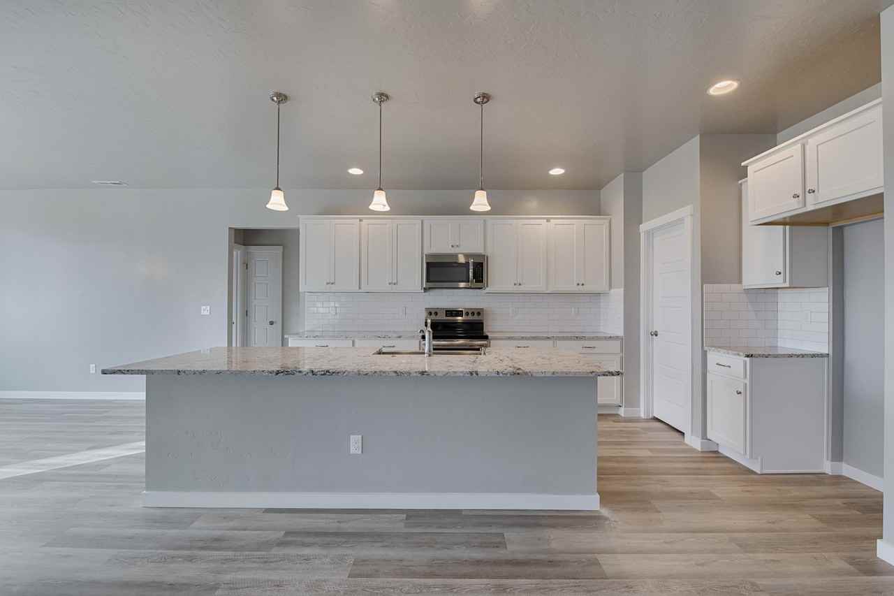 4592 S Merrivale Pl - Photo 7 of 31