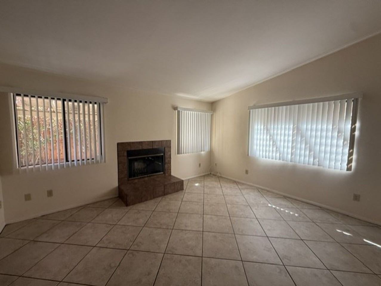 52765 Avenida Diaz - Photo 3 of 17