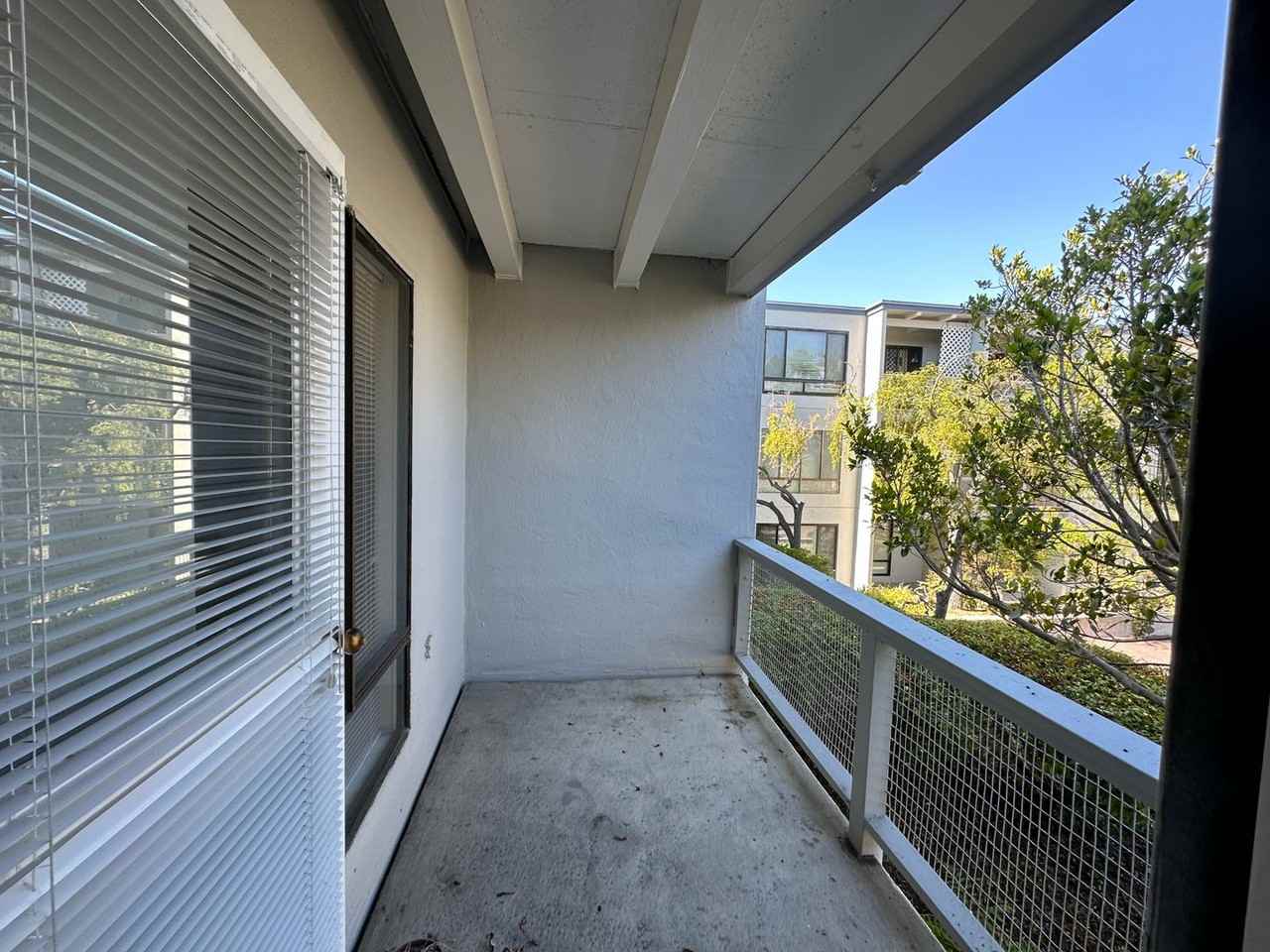 8 Admiral Dr #341 - Photo 4 of 21
