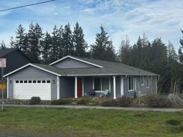 featured image of 2415 W 10th St