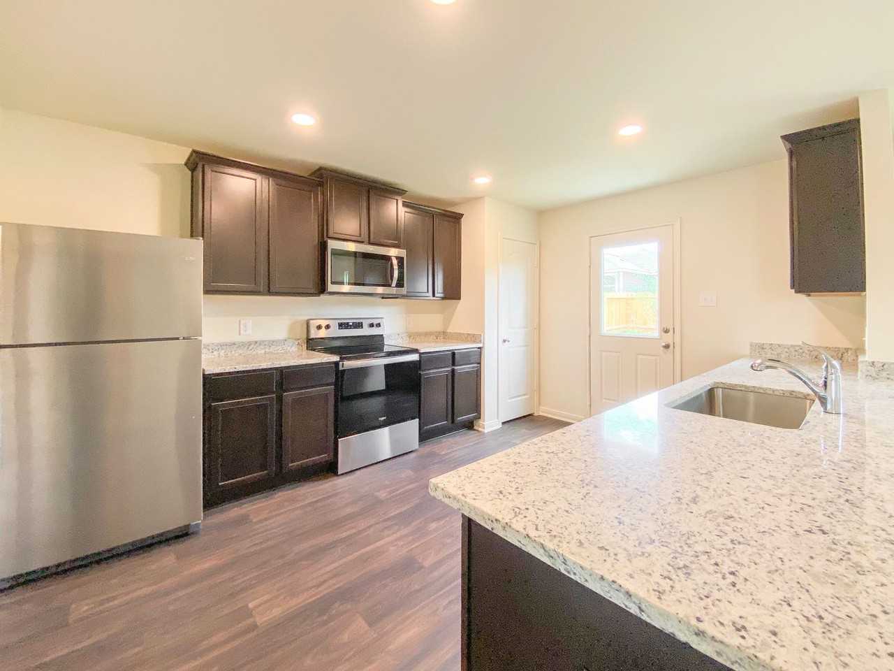 2927 Citron Gdn - Photo 4 of 19