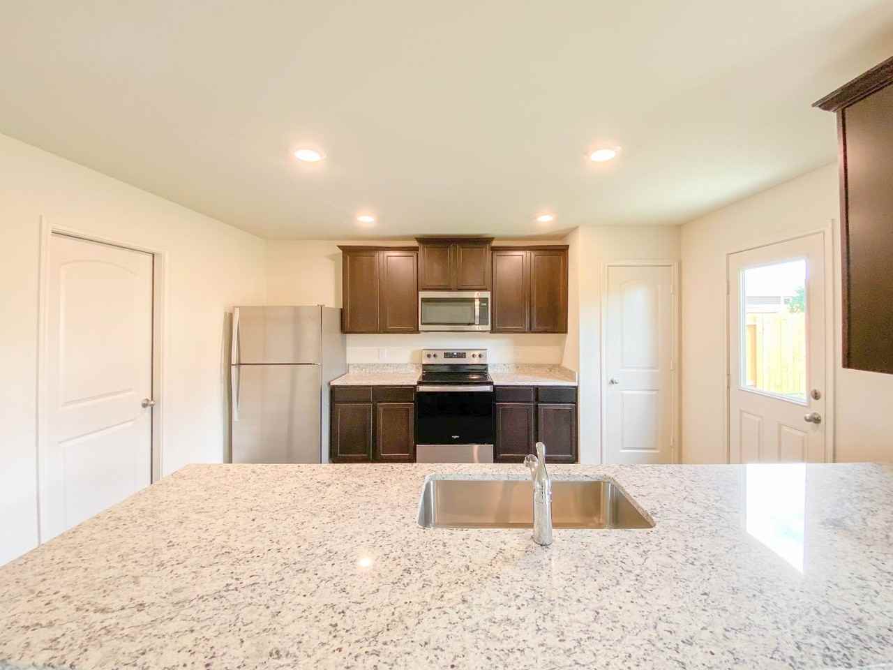 2927 Citron Gdn - Photo 5 of 19