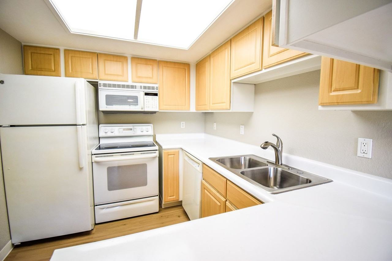 9515 Sw 146th Ter #2 - Photo 6 of 31