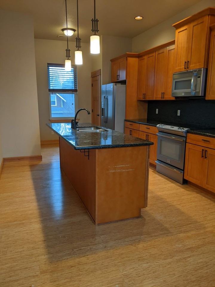 675 Larch Ct - Photo 3 of 16