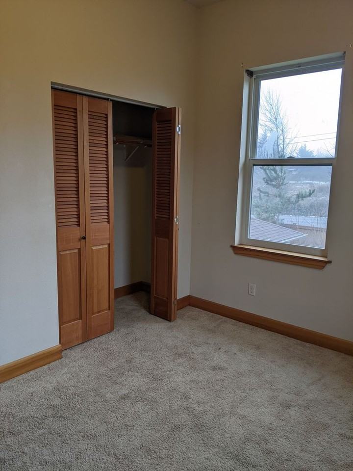 675 Larch Ct - Photo 6 of 16