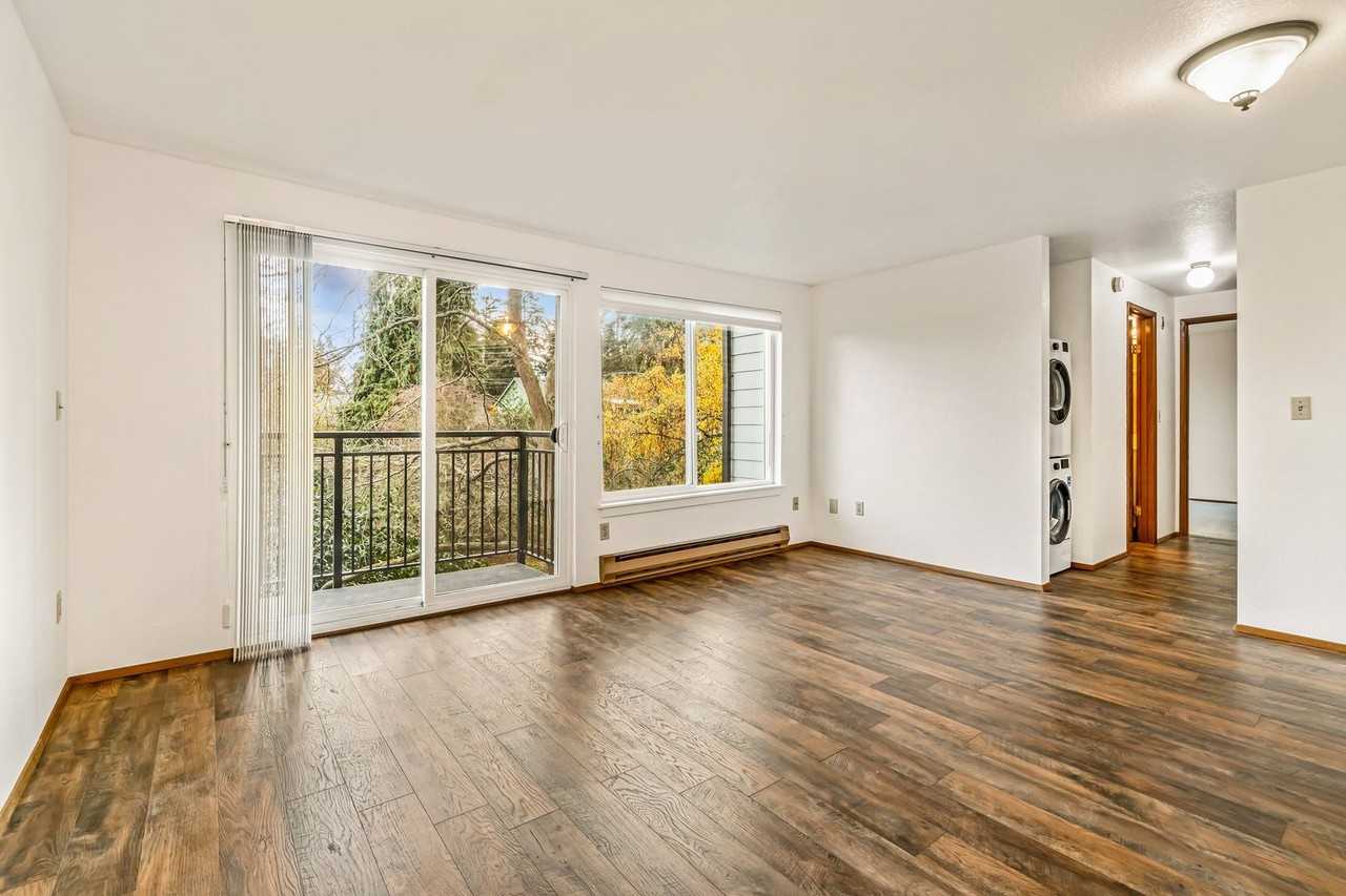 715 N 130th St - Photo 2 of 20