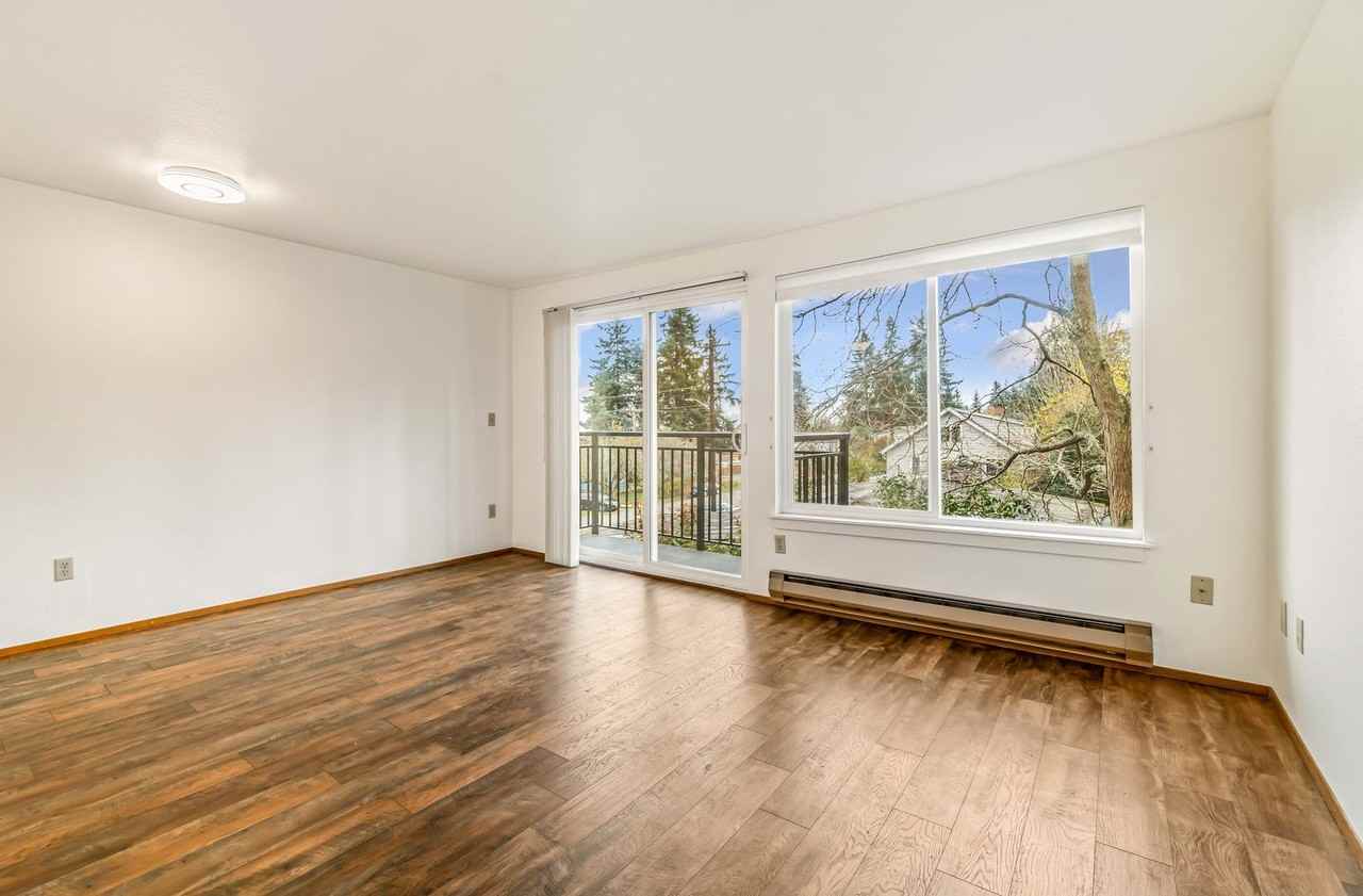 715 N 130th St - Photo 3 of 20