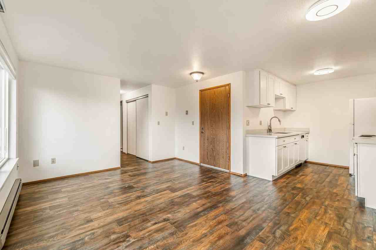 715 N 130th St - Photo 6 of 20