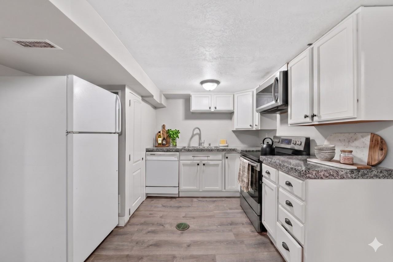 7879 Oak St - KL - Photo 6 of 11