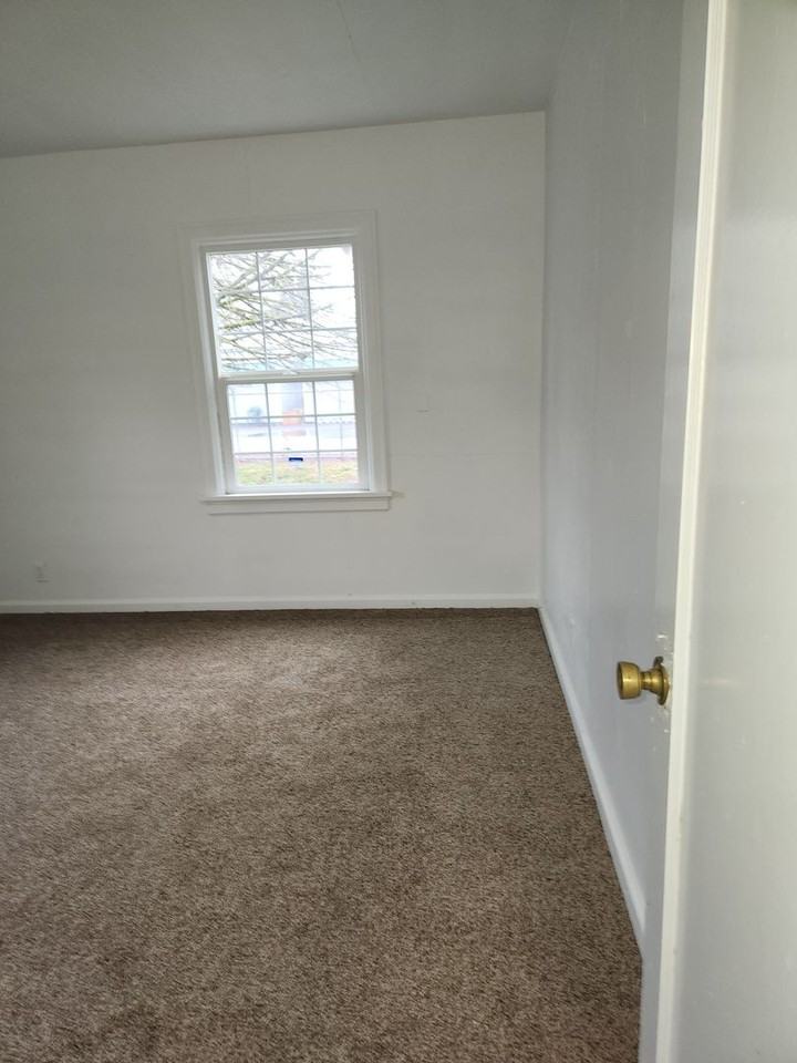 2325 Main St - Photo 4 of 18