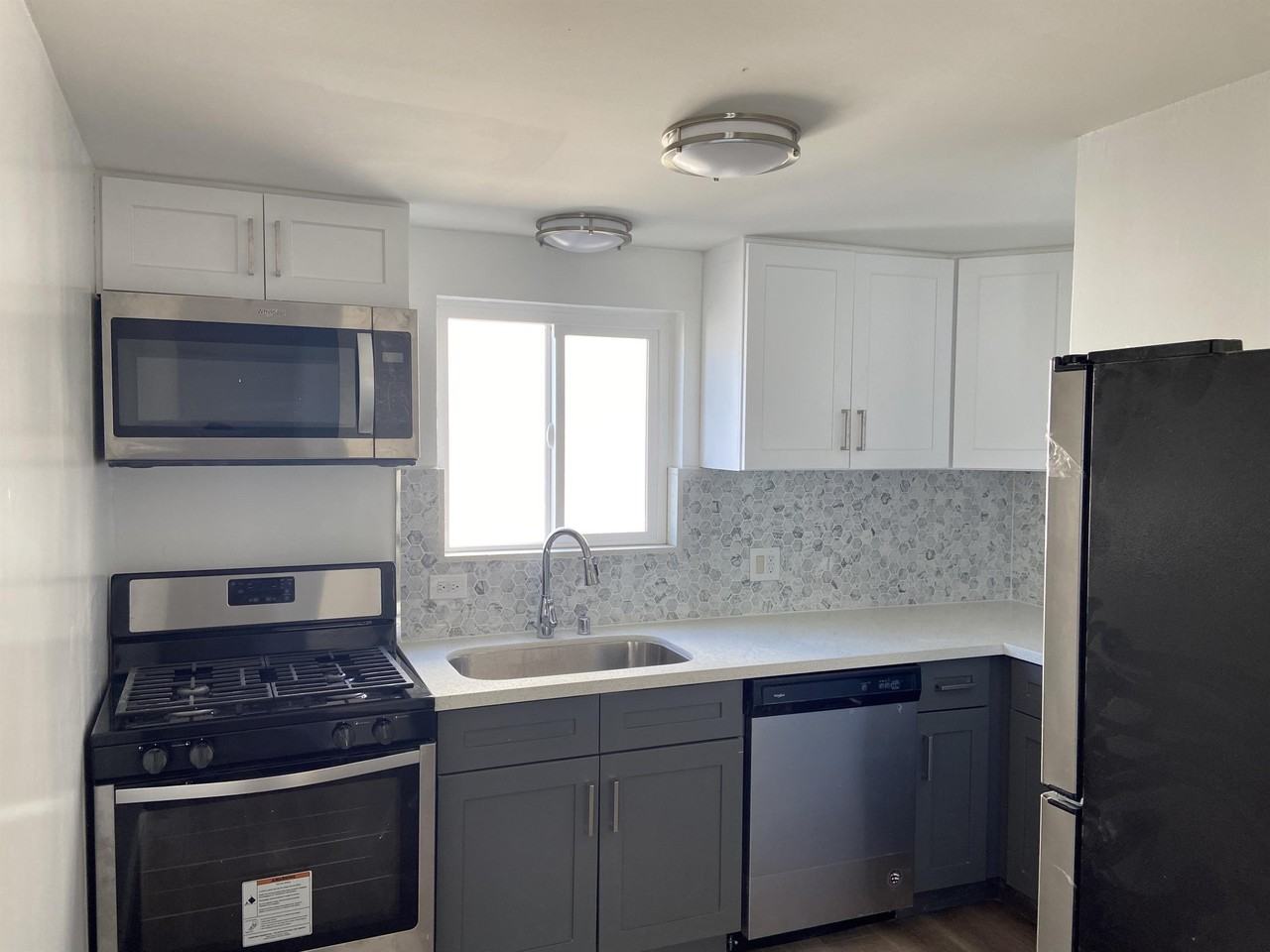 1809 S Manhattan Pl - Photo 4 of 16