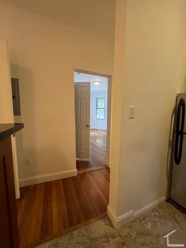 5 Peterborough St - Photo 3 of 6
