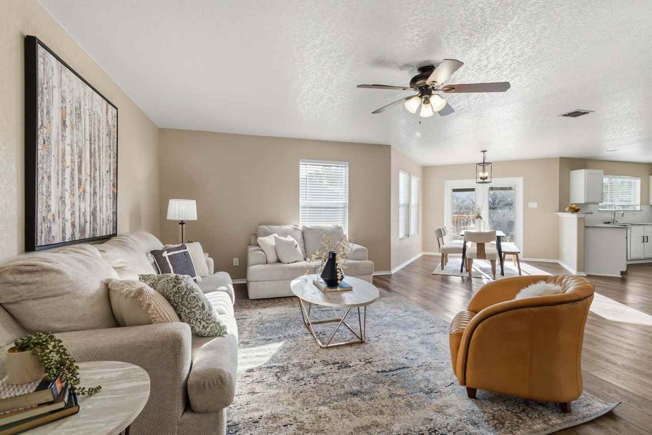 1412 Prairie Rock - Photo 5 of 36