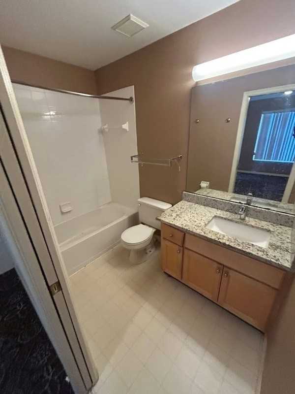 271 Hart Lane - Photo 2 of 4