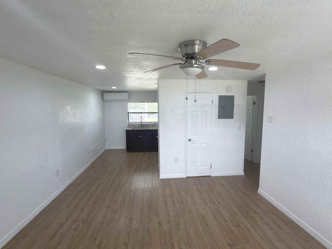 813 West Jefferson St - Photo 2 of 10